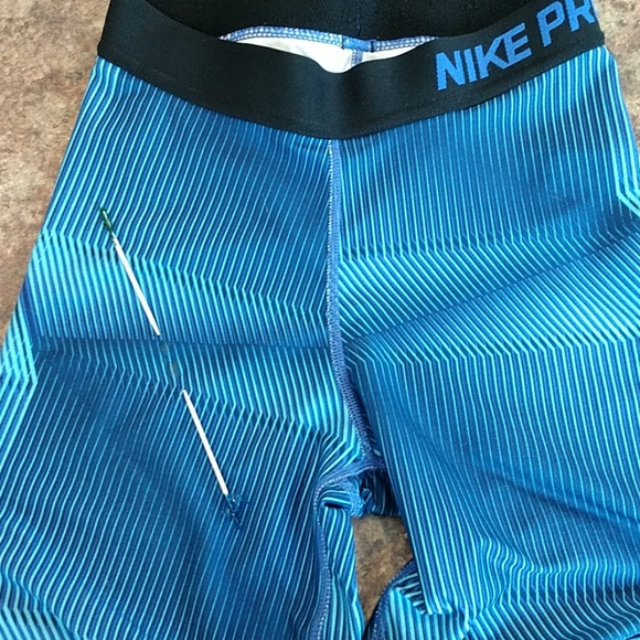 Nike Pro Dry Fit Full Length Legging with Mesh XS - Picture 5 of 5